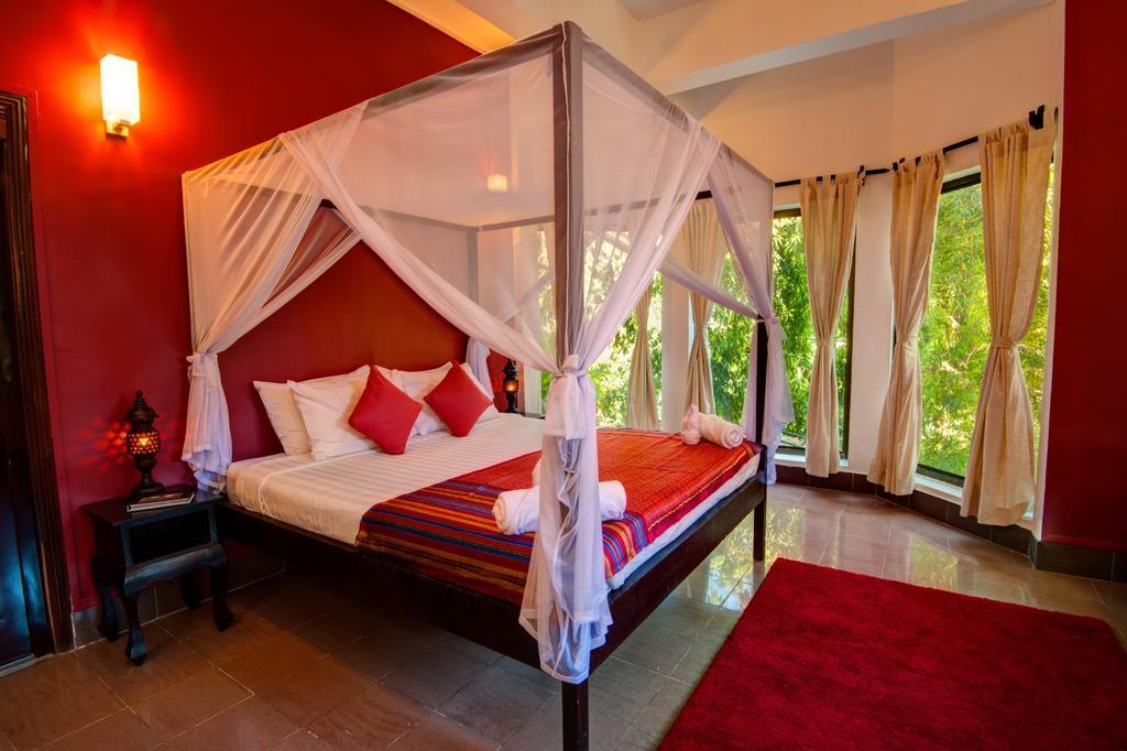 The Willow Boutique Hotel Phnom Penh Esterno foto