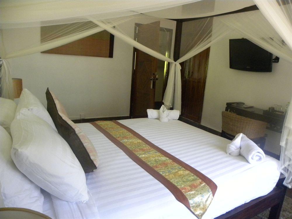 The Willow Boutique Hotel Phnom Penh Esterno foto
