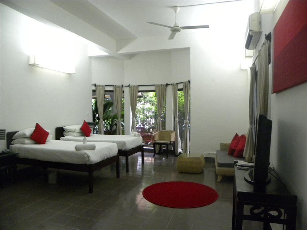 The Willow Boutique Hotel Phnom Penh Esterno foto