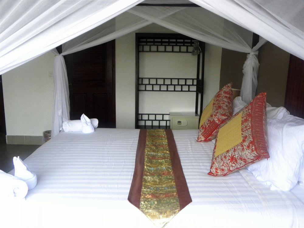 The Willow Boutique Hotel Phnom Penh Esterno foto