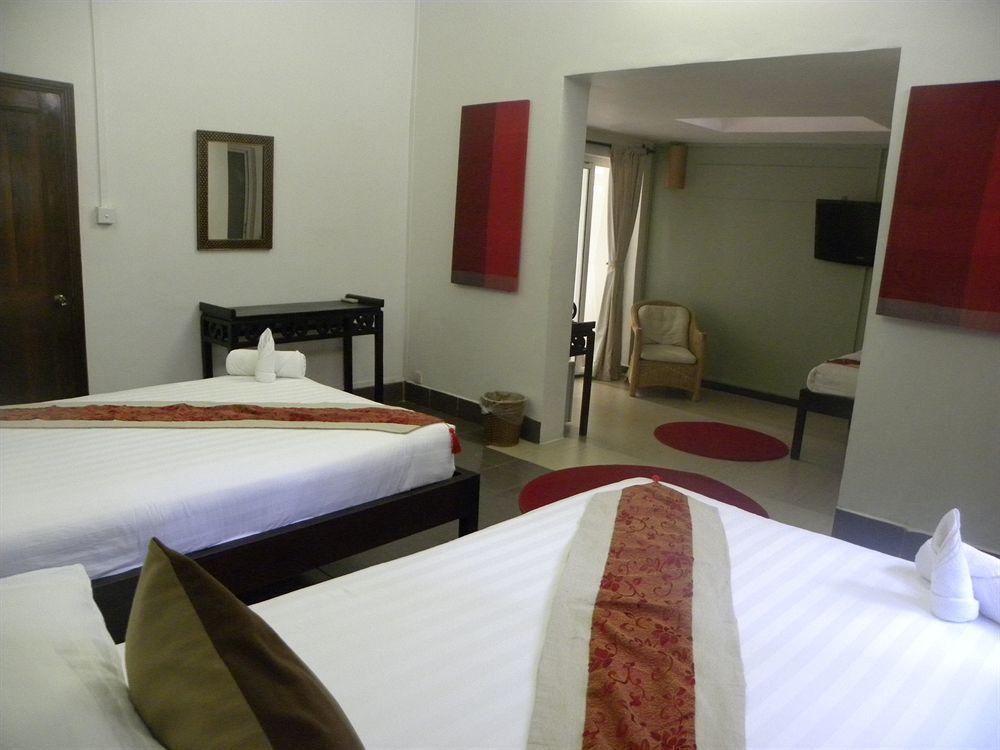 The Willow Boutique Hotel Phnom Penh Esterno foto