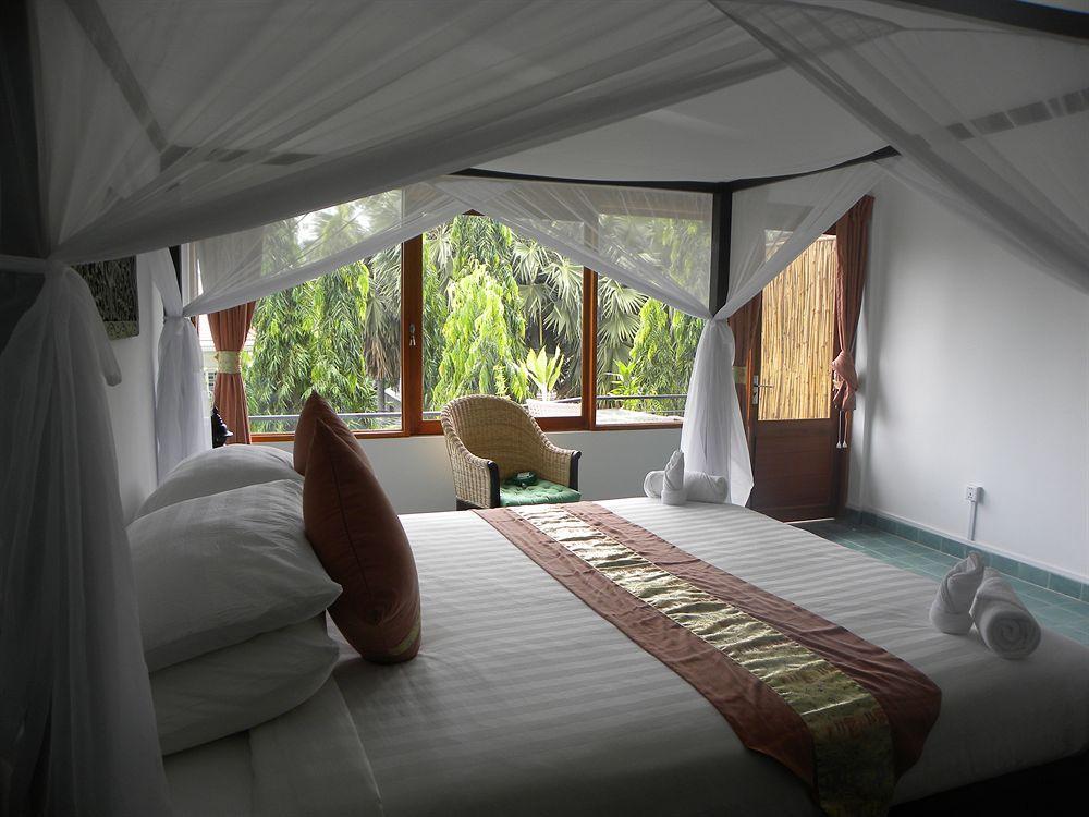 The Willow Boutique Hotel Phnom Penh Esterno foto