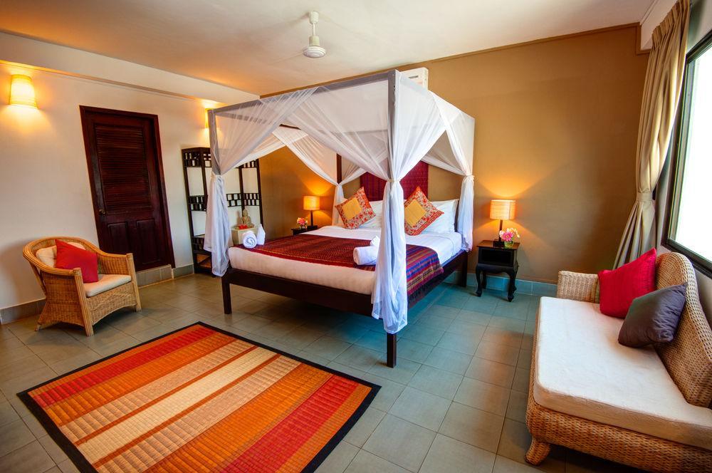 The Willow Boutique Hotel Phnom Penh Esterno foto